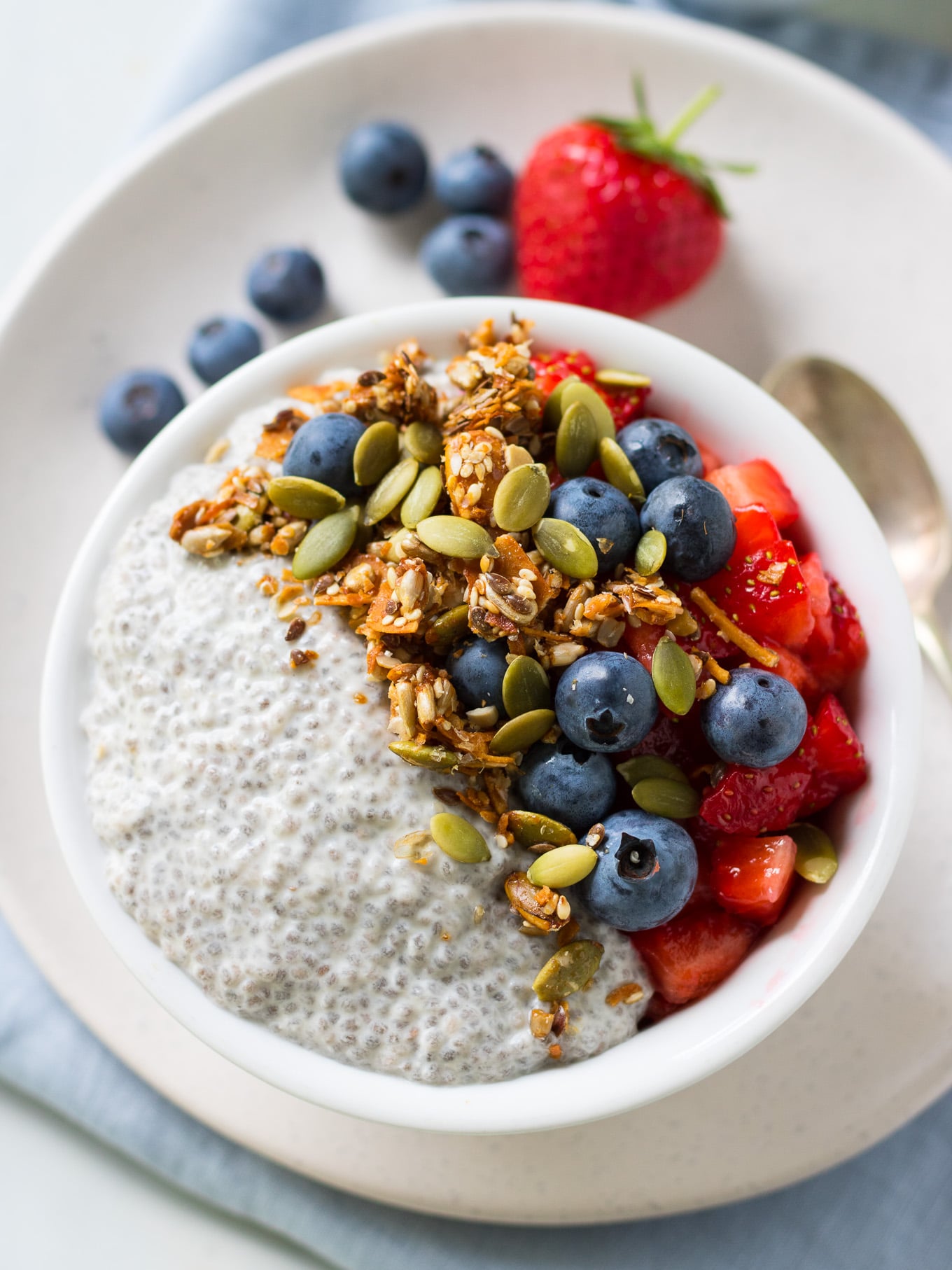 Vanilla Chia Pudding made with coconut milk, vanilla and maple syrup. Serve with fruit and granola for a #healthy breakfast! #chiapudding #dairyfree #breakfast