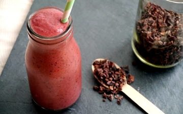 De-stress Cacao Berry Smoothie - recipe by Nourish Everyday