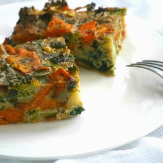 Sweet Potato and Broccoli Frittata |Nourish Everyday | Easy, healthy and tasty, this dish is packed with protein and a rainbow of healthy veggies!