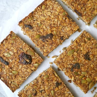 Banana Bread Granola Bars (gluten free, dairy free, vegan, no sweetener) - recipe by Nourish Everyday