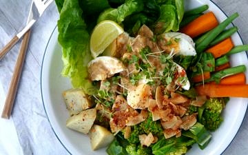 Indonesian Gado Gado Salad (gluten free, dairy free, grain free, vegetarian) - recipe via Nourish Everyday