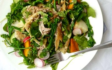 Smoked Mackerel Superfood Salad (gluten free, grain free, dairy free, paleo) - recipe via Nourish Everyday