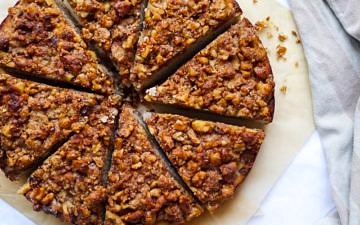 Spiced Walnut Crumb Cake - made with coconut flour and lightly sweetened with maple syrup and apple puree, a healthy twist on this delicious cake! | wordpress-6440-15949-223058.cloudwaysapps.com