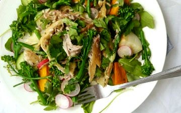 16 Super Salads for Work Lunches - including this Smoked Mackerel Superfood Salad! See more on Nourish Everyday