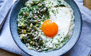 Healthy Savoury Oat Porridge with Greens and Egg | wordpress-6440-15949-223058.cloudwaysapps.com