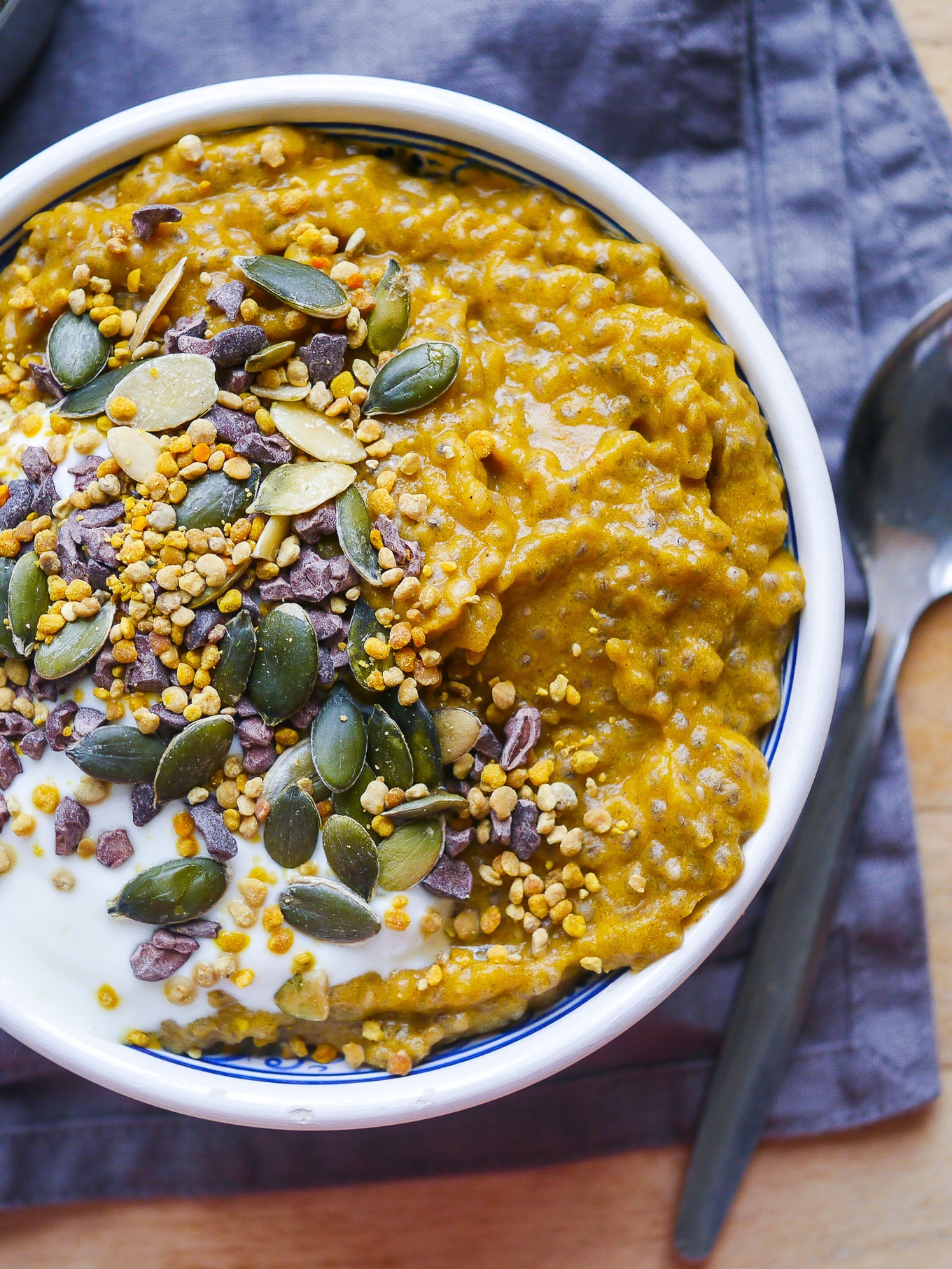 Pumpkin Spice Chia Pudding made with real pumpkin puree and coconut milk - a gluten free, dairy free and vegan / paleo friendly treat that works for a healthy breakfast, snack or dessert! #pumpkinspice #chiapudding #glutenfree #vegan