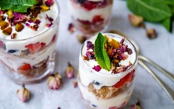 No Bake Healthy Berry Rose Trifle; this beautiful summery dessert is gluten free, refined sugar free and lightened up with Greek yoghurt and rosewater. Recipe via wordpress-6440-15949-223058.cloudwaysapps.com