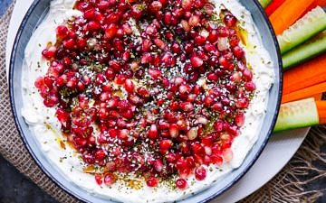 Balsamic Pomegranate Labneh Dip - a simple healthy sugar free appetiser that's so easy to make! Perfect for entertaining and parties.