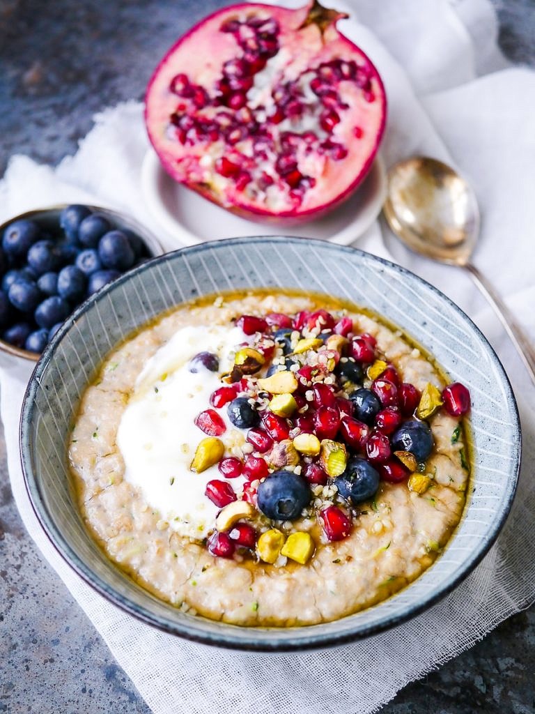 Oat and Zucchini Protein Porridge is a delicious, satisfying breakfast! A healthy combination of grated zucchini, oats and protein powder.