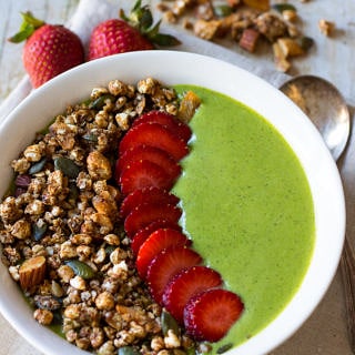 A thick green protein #smoothiebowl is a quick, satisfying healthy breakfast ready in no time. #dairyfree #paleo and #glutenfree, with an easy vegan option too. #greensmoothie