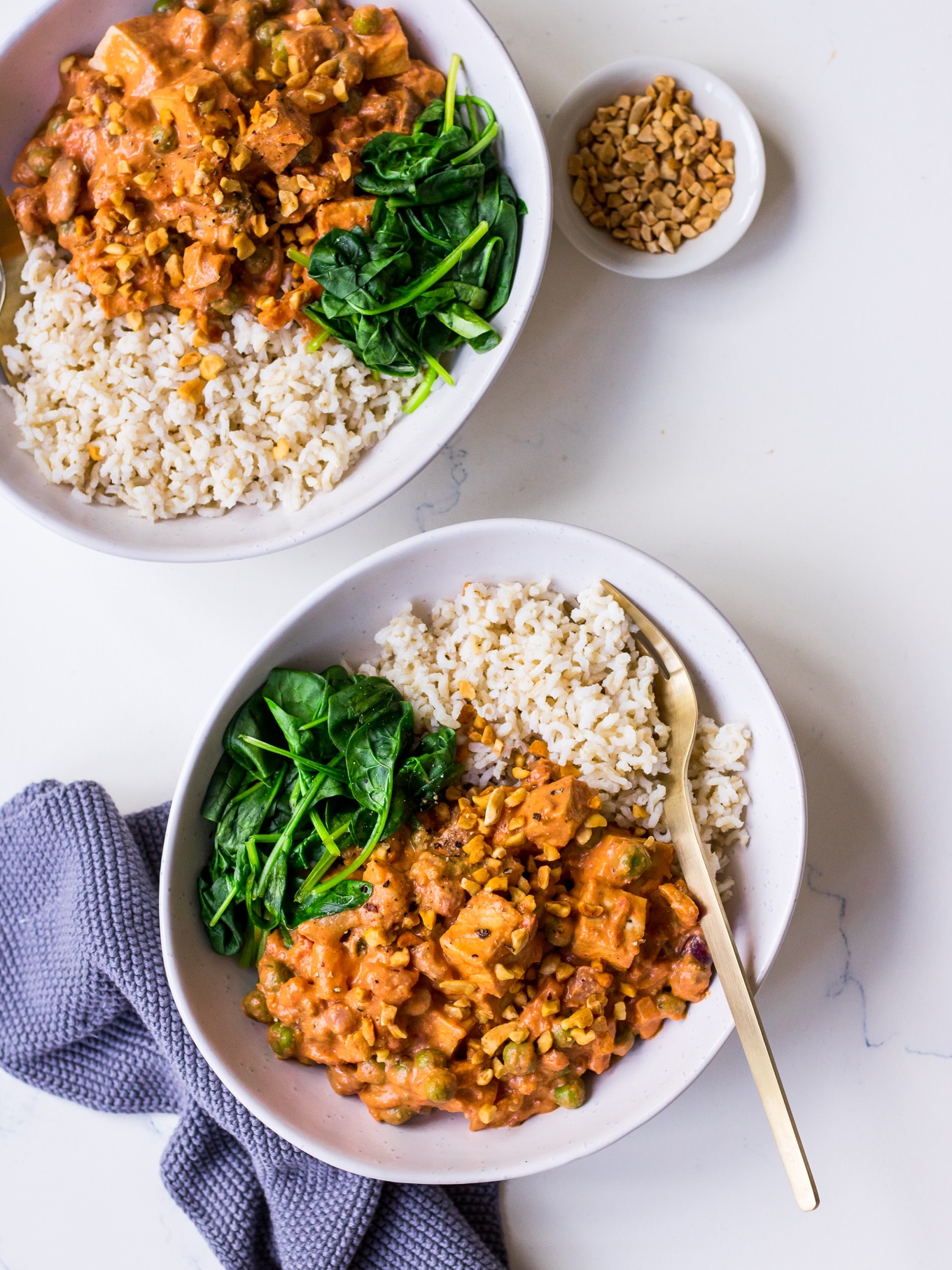 Peanut butter coconut curry with tofu, spinach and brown rice