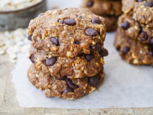 Peanut Butter Oat Choc Chip Cookies | Gluten free, flourless cookies with natural peanut butter, rolled oats and studded with dark choc chips. Sweetened with stevia, dairy free! | by Nourish Everyday