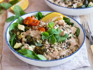 Creamy Balsamic Veggie Nourish Bowls are deliciously #glutenfree and dairy free. Super easy to meal prep, this healthy recipe is flexible and you can mix up your favourite veggies, grain and protein. #nourishbowl #buddhabowl